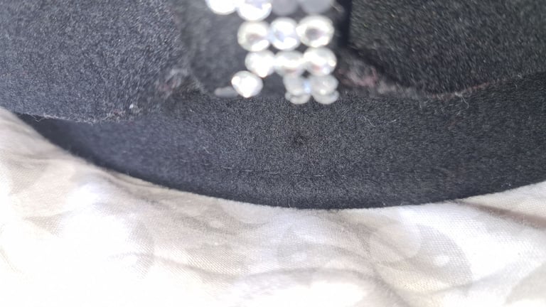 Ladies semi firm/soft hat with bow and decorative faux gems. Xlnt condition uk large