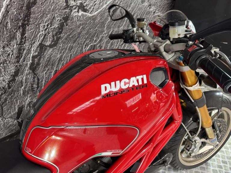 DUCATI MONSTER 1100 S M1100S 2009
