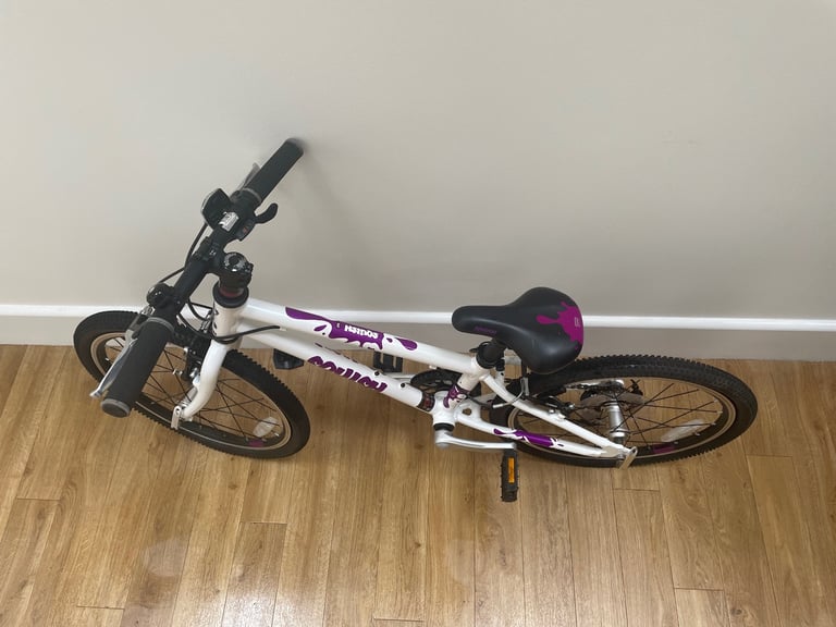 Squish 20 Inch Kids Bike Excellent Condition 