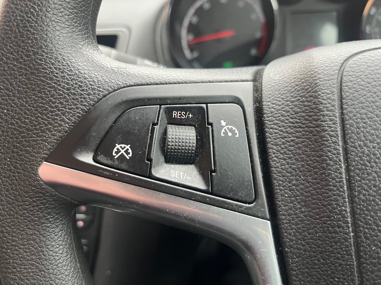 VAUXHALL MERIVA MPV 1.4 PETROL LOW MILAGE BLACK 