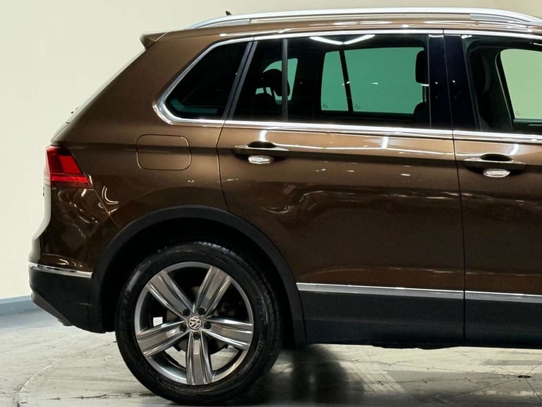 2017 Volkswagen Tiguan 2.0 TDI BlueMotion Tech SEL DSG 4Motion Euro 6 (s/s) 5dr SUV Diesel Automatic