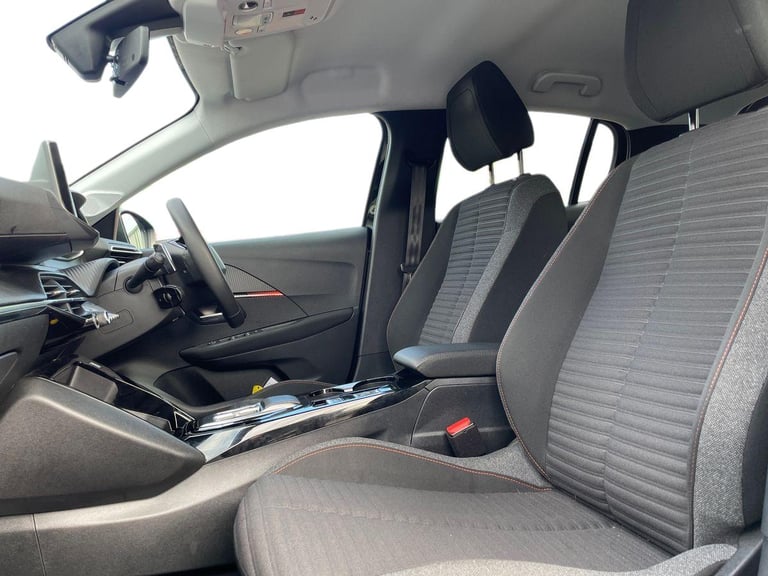  Peugeot 208 1.2 Puretech Active Premium  Plus Hatchback 5dr Petrol Eat Euro 6