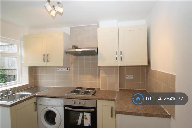 3 bedroom house in Wigram Road, London, E11 (3 bed) (#2641077)