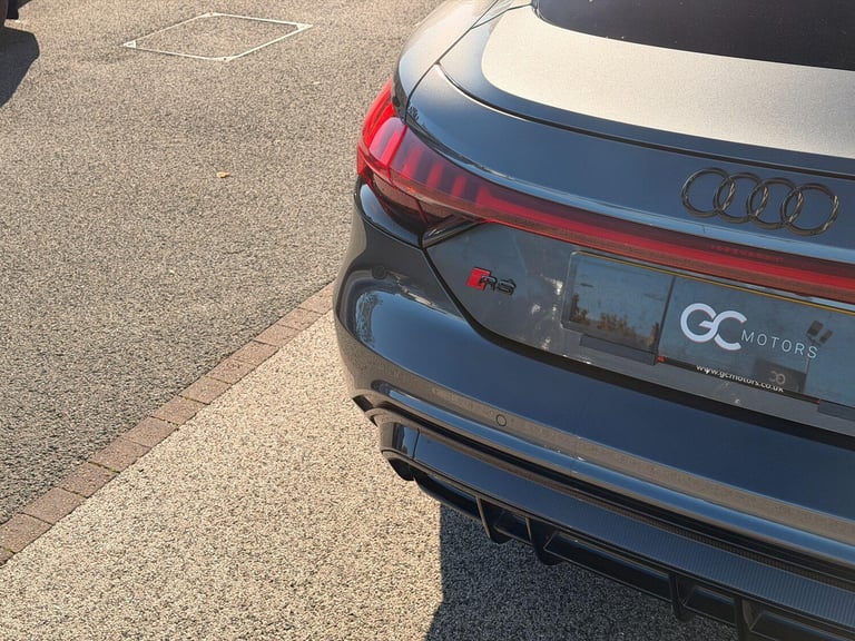 2023 Audi RS e-tron GT 93.4kWh Carbon Vorsprung Saloon 4dr Electric Auto quattro (598 ps) COUPE E...