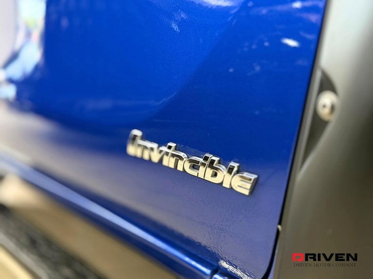 HUGE SPEC! TOYOTA HILUX INVINCIBLE 2.4 D-4D 4WD AUTO + NO VAT + FREE DELIVERY!