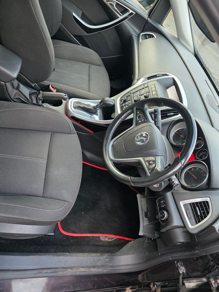 Vauxhall, ASTRA, Estate, 2013, Automatic, 1598 (cc), 5 doors
