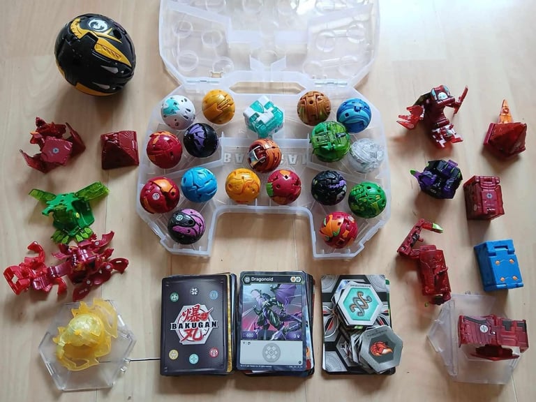 image for Large Bakugan bundle with 32 bakugan, storage case and cards