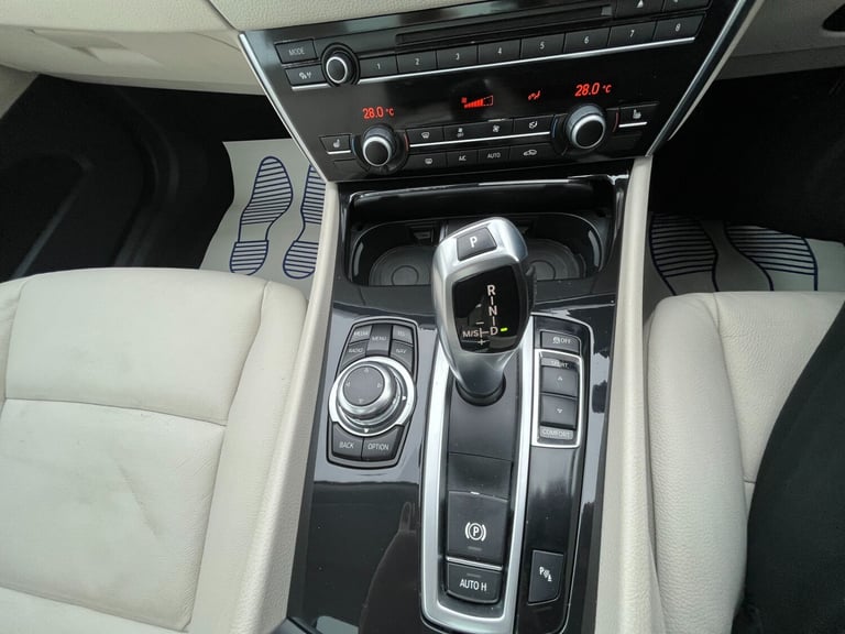 2013 BMW 5 Series 520d SE 5dr Step Auto [Business Media] HATCHBACK Diesel Automatic