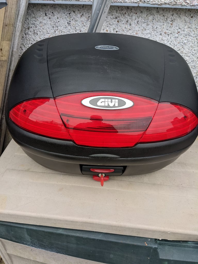 Givi top box and base plate