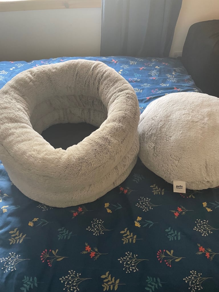 Silver grey pet bed