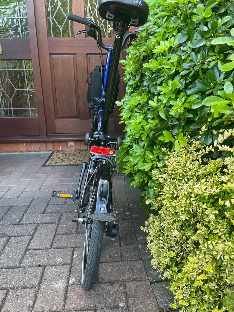 Brompton 2 Speed E-Bike: Completely as new: 147 miles from new