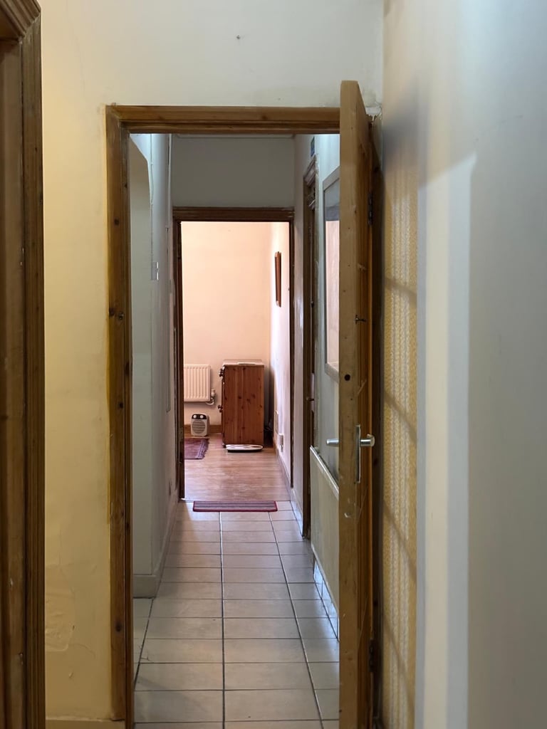 2 bedroom flat 