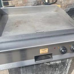 image for Lincat Countertop Electric Griddle 80cm 3 phase 20 amp 7.6kw