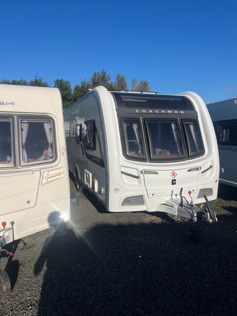 Coachman Pastiche 560/4 4 berth fixed bed fitted mover