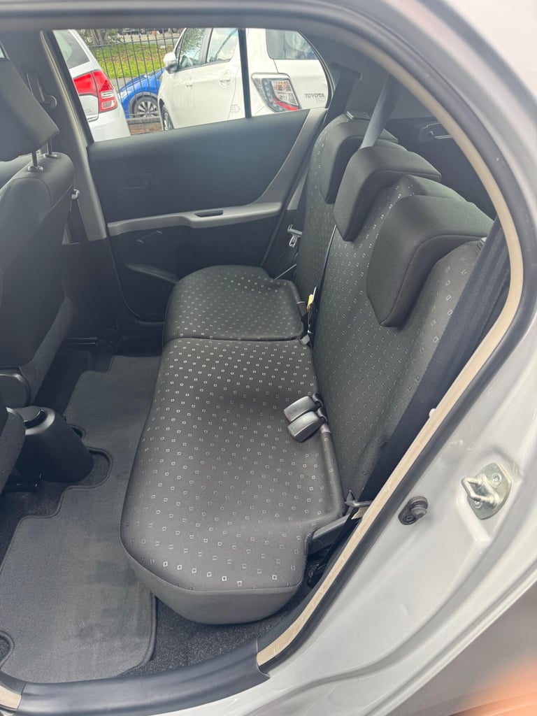  Toyota Yaris 1.0 VVT-i T2 5dr Petrol Manual