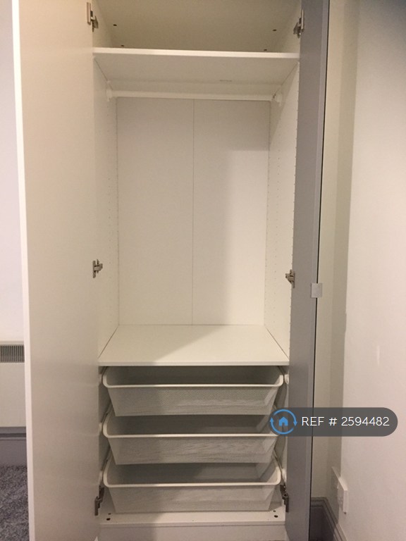 1 bedroom flat in Somers Road, Southsea, PO5 (1 bed) (#2594482)