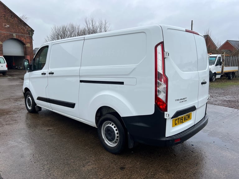 2019 Ford Transit Custom 2.0 TDCi 300/105ps Low Roof Van L2 PANEL VAN Diesel Manual