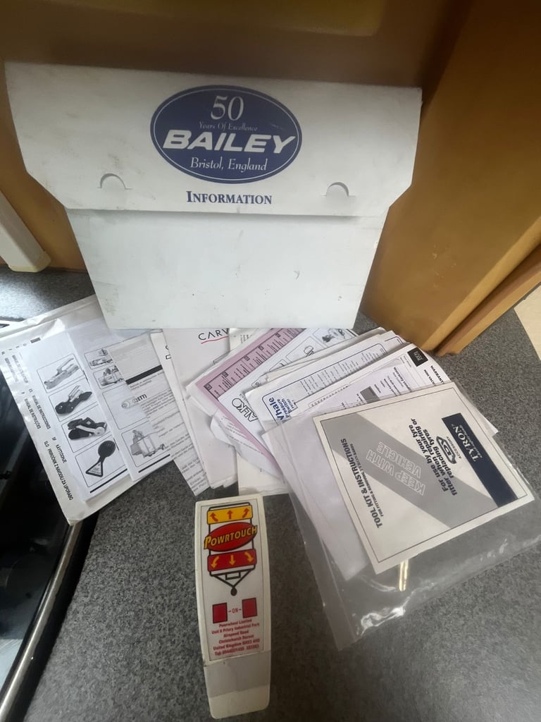2011 caravan Bailey 4 berth inc motor mover & accessories