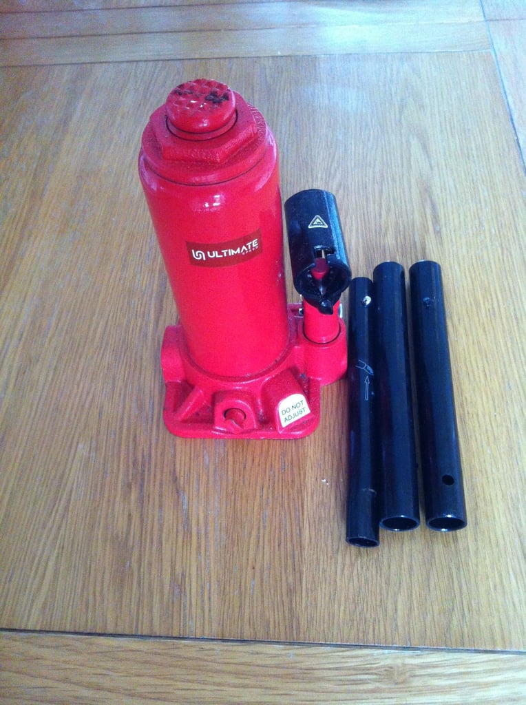 2 HYDRAULIC BOTTLE JACKS