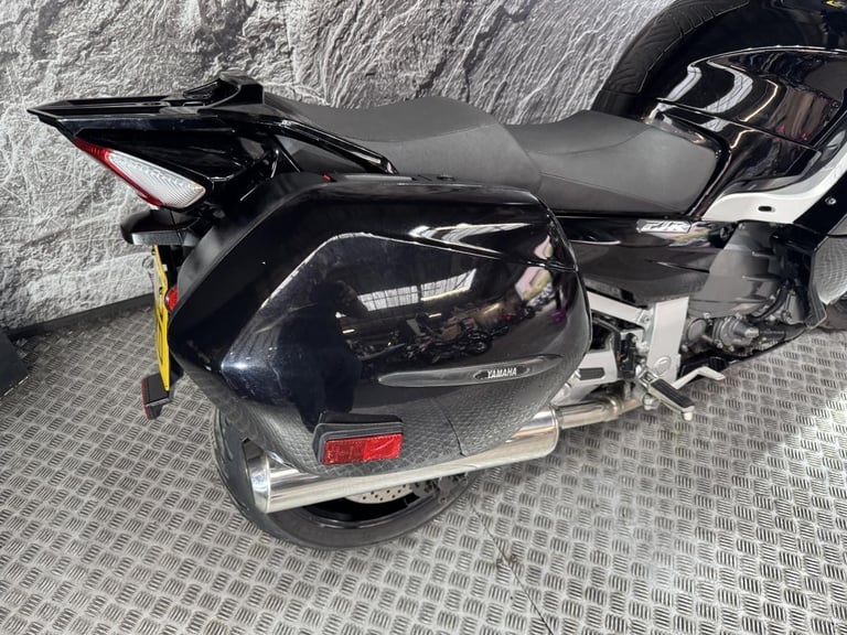 YAMAHA FJR 1300 FJR1300 2010