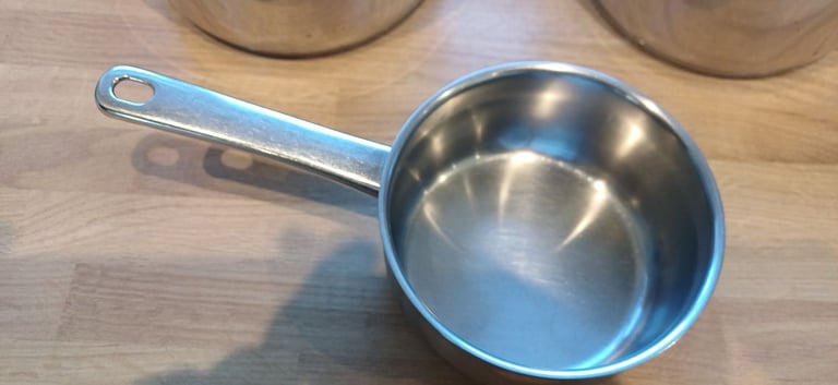 3 Stainless steel saucepans