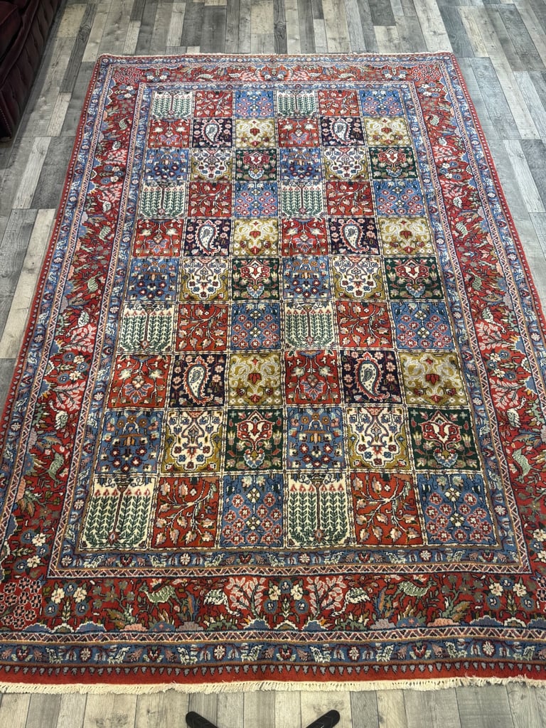 Luxurious handmade Persian Qom rug 310x200cm