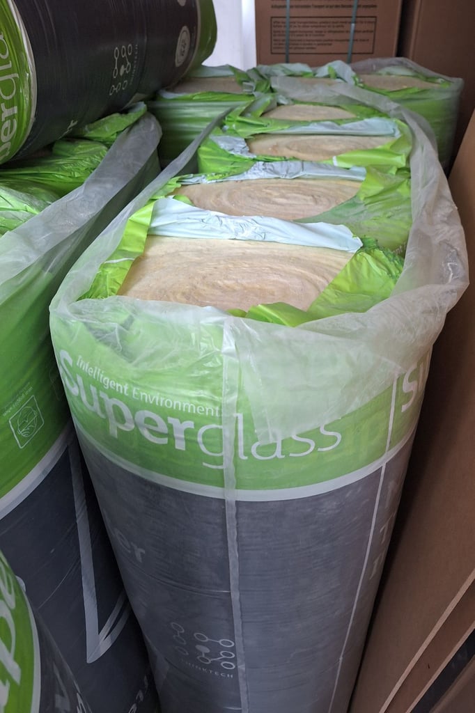 Insulation 14 rolls Superglass Timber & Rafter Roll 35 non-combustible glass mineral wool