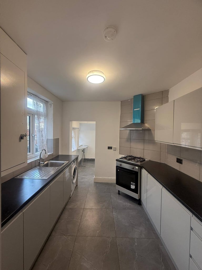 HMO licensed property for 5 under the borough of Hounslow 