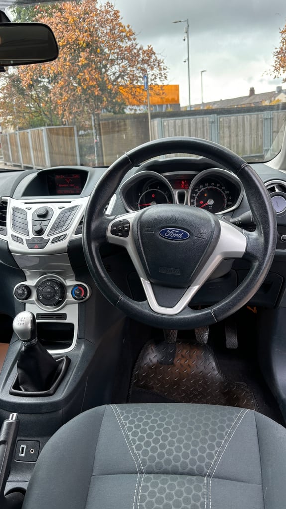 Ford, FIESTA, Hatchback, 2012, Manual, 1242 (cc), 5 doors