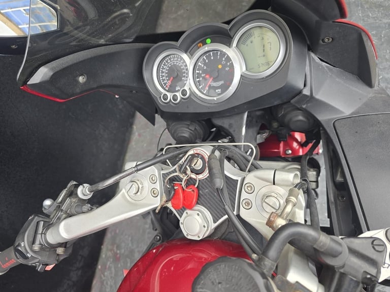 TRIUMPH SPRINT ST 1050 PROJECT BIKE HPI CLEAR 