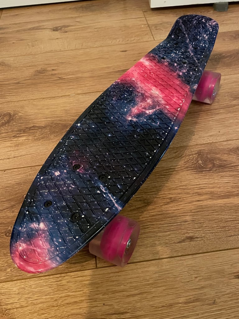 image for BELEEV 22 inch Skateboard for Kids Boys Girls Beginners