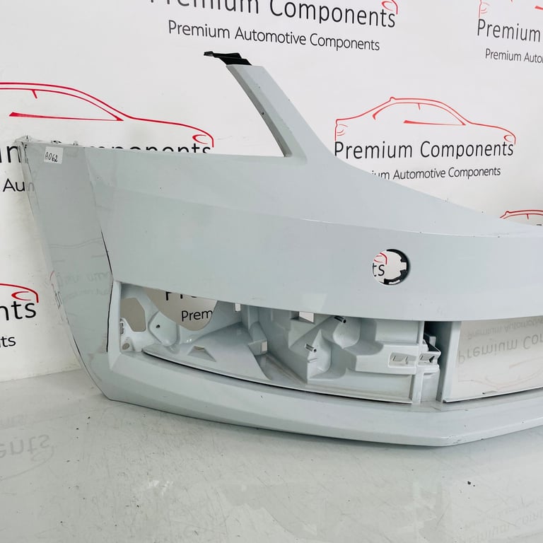 Skoda Octavia Front Bumper Genuine White Mk3 Se Face Lift 2017 - 2020 [ao62]
