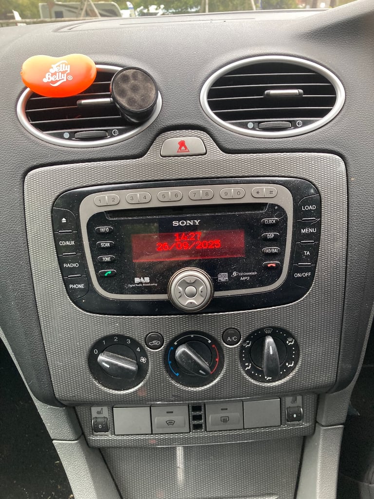 Ford, FOCUS, Saloon, 2008, Manual, 1999 (cc),4 doors TITANIUM - Image 8