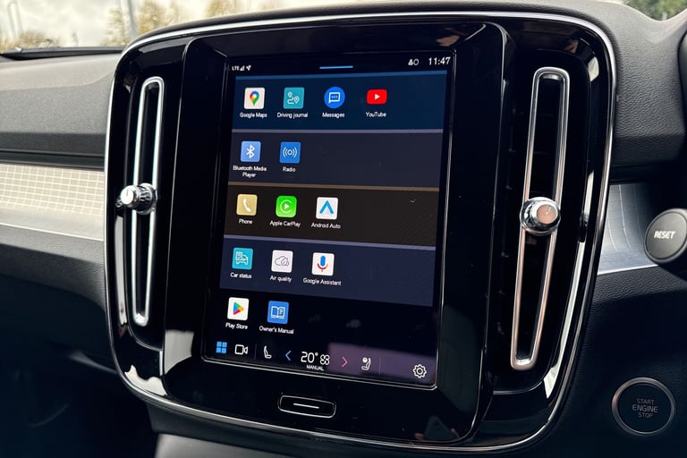 2023 Volvo XC40 2.0 B3 MHEV Plus DCT Auto Euro 6 (s/s) 5dr SUV PETROL Automatic