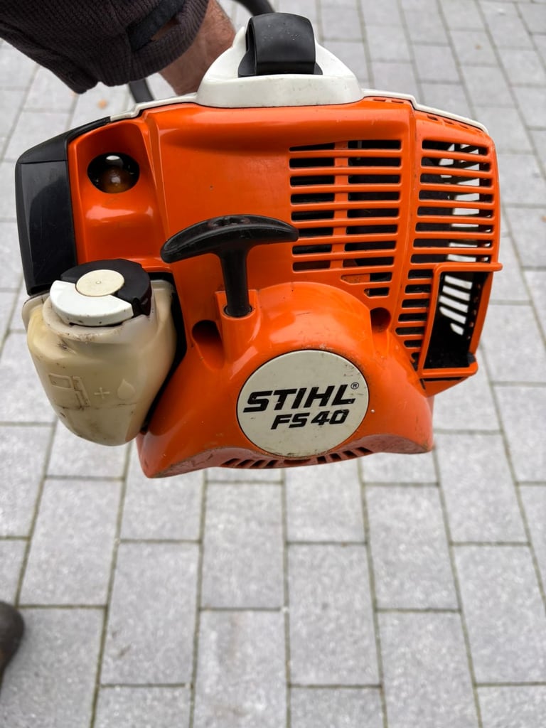 Stihl FS40 Petrol Strimmer with additional DuroCut head