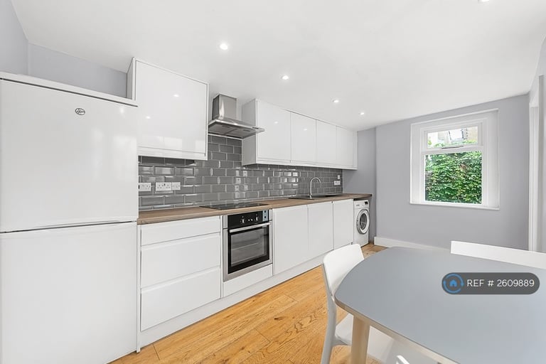 4 bedroom house in Fenham Road, London, SE15 (4 bed) (#2609889)