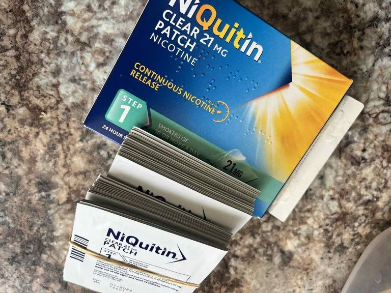 image for *50x NiQuitin clear Stop smoking Patches* - Step 1, 21mg *COST £100*
