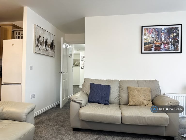 2 bedroom flat in Conyger Close, Great Oakley, Corby, NN18 (2 bed) (#2493866)