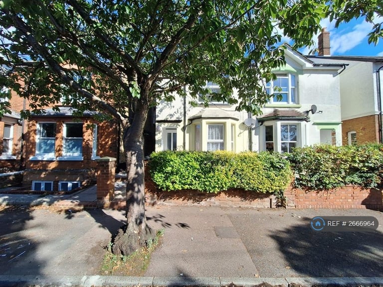 image for 3 bedroom flat in St. Lukes Road, Maidstone, ME14 (3 bed) (#2666964)