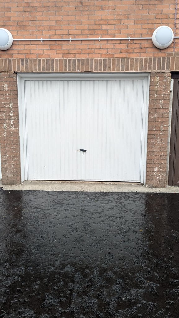 Garage / Lock Up for rent - East Kilbride 