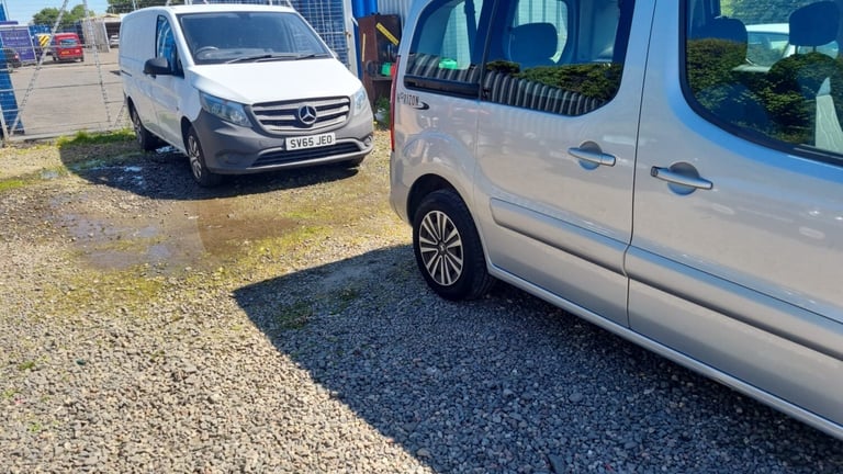 2014 Peugeot Partner Tepee 1.6 HDi 92 S 5drWheelchair accessible.  Ramp. Low mileage,  2 keys. MP...