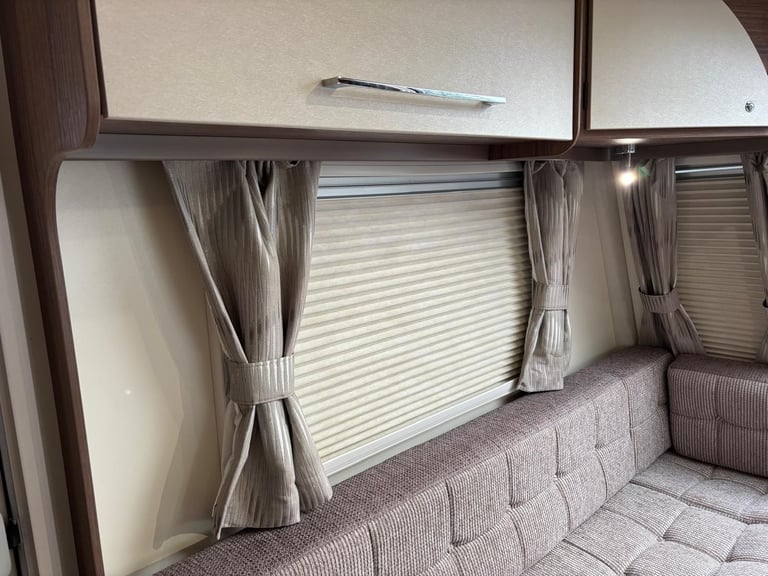2019 Bailey Phoenix Vogue 642 SE Fixed Beds, End Washroom, 12 Months Warranty