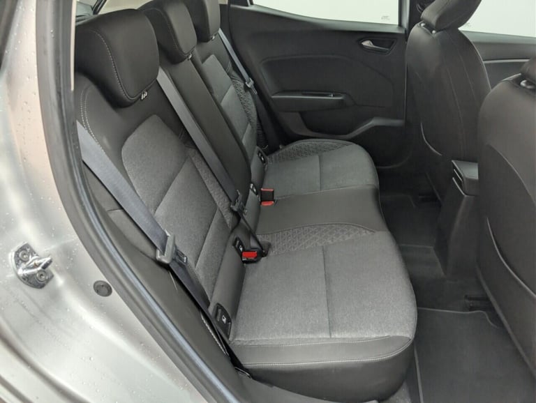 2022 Renault Clio 1.6 E-TECH Iconic Hatchback 5dr Petrol Hybrid Auto Euro 6 (s/s) (140 ps) NA HAT...