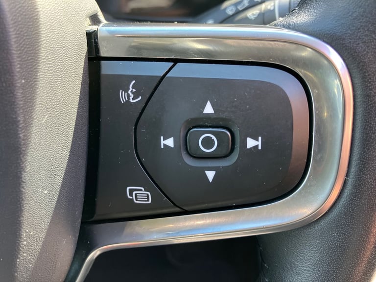 2019 Volvo XC40 1.5 T3 Momentum Pro 5dr Estate PETROL Manual