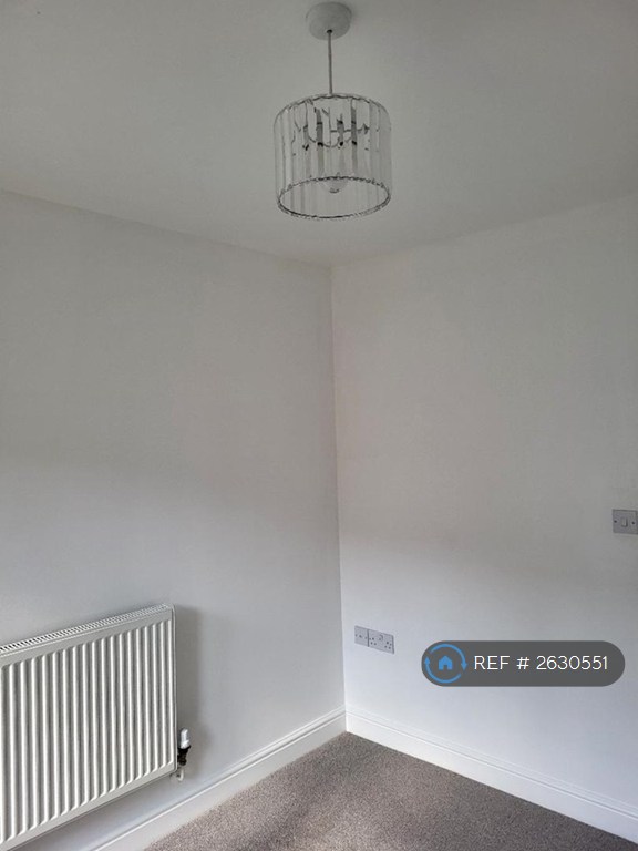 2 bedroom flat in Gainsborough Court, Sudbury, CO10 (2 bed) (#2630551)
