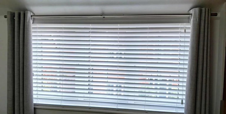 FAUX WOOD VENETIAN BLINDS FINE GRAINED 50MM ULTRA WHITE W175cm Wide L100cm Drop