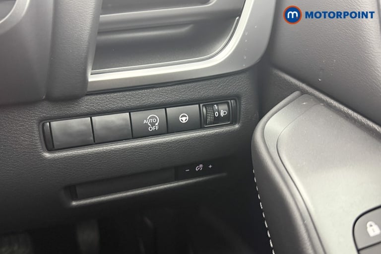 2025 Nissan Qashqai 1.3 DiG-T MH 158 N-Connecta [Glass Rf] 5dr Xtronic SUV Petrol Automatic
