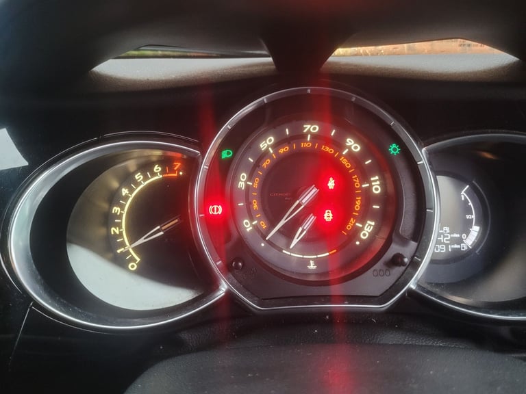 Citroen, DS3, Hatchback, 2014, Manual, 1598 (cc), 3 doors