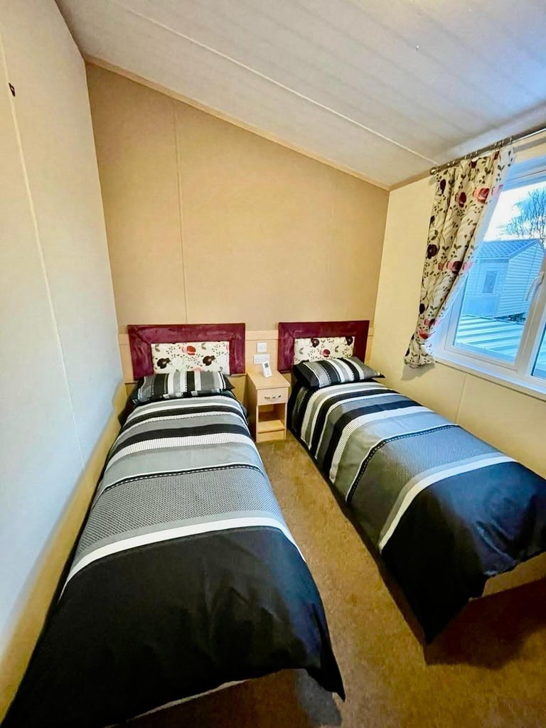 STUNNING LODGE BY THE BEACH FREE 2025 SITE FEES TOWYN NORTH WALES CORNER PLOT