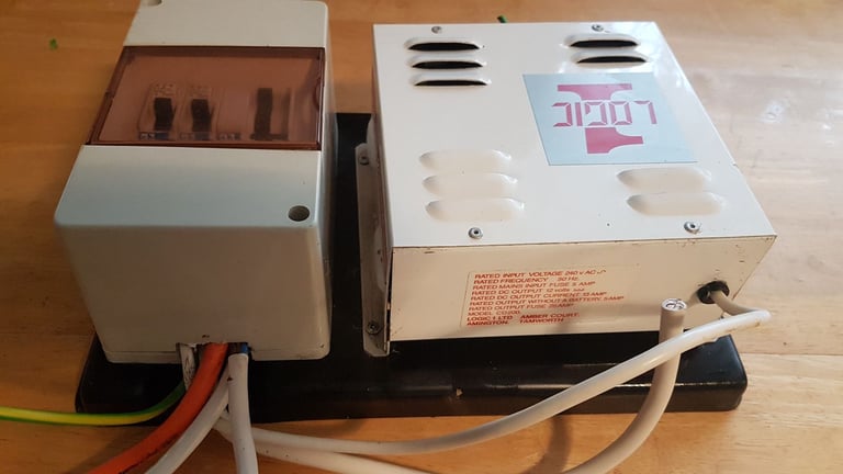 LOGIC 1 power supply and battery charger with panel control for camper, caravan, motorhome or boat.